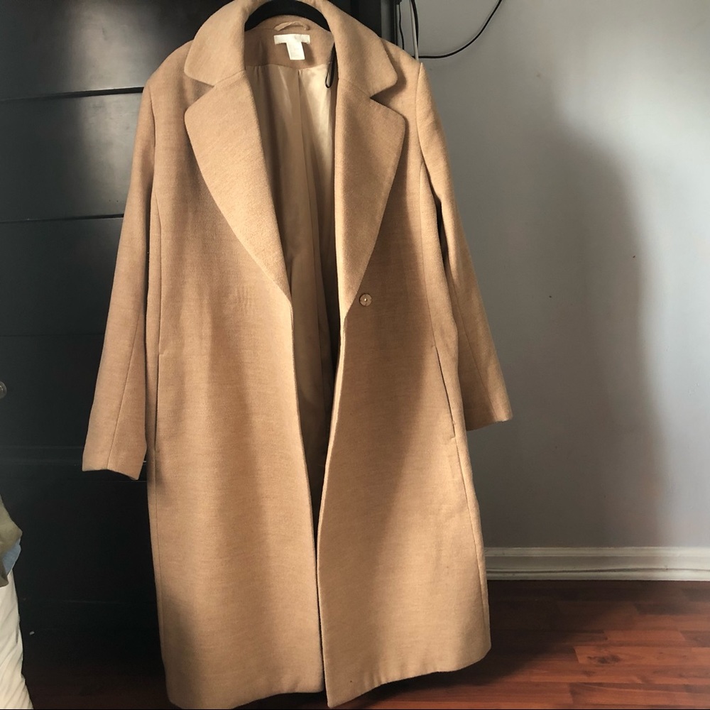 H&M camel coat! Size 12(worn oversized) no belt